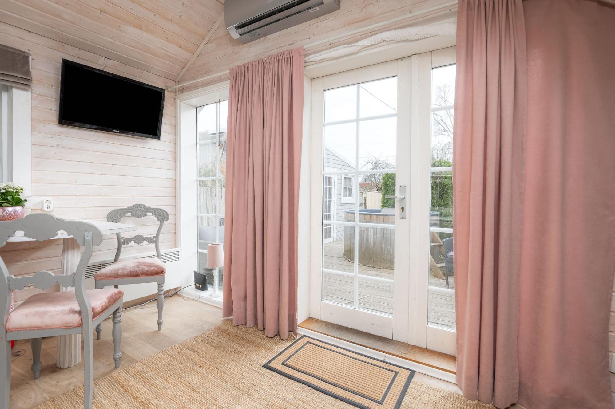 Guesthouse Delisa Pärnu Eksteriør billede